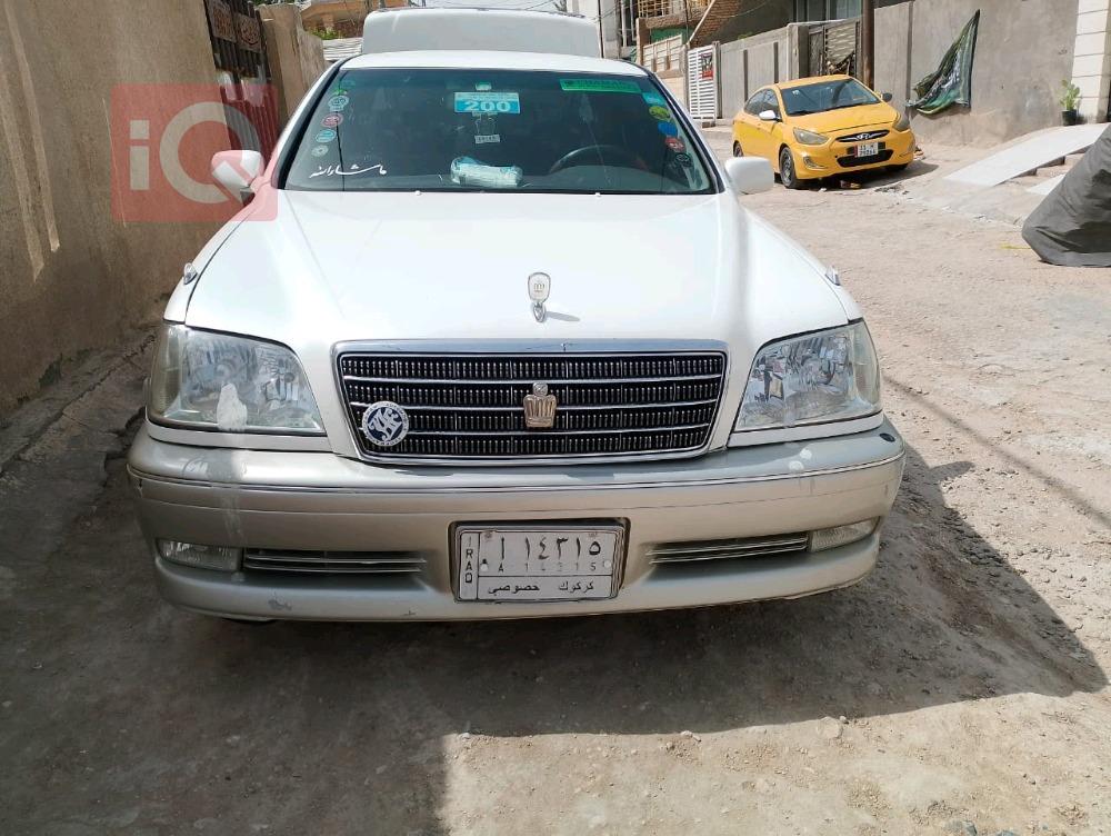 تۆیۆتا کراون